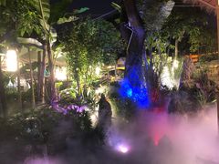 -茅草房·河畔园林火锅