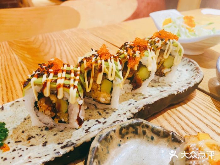 渔井食堂(新洲店)牛油果软壳蟹卷图片