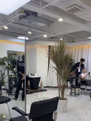 -V7 HAIR SALON