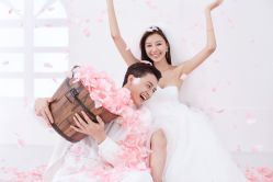 -红番婚纱礼服