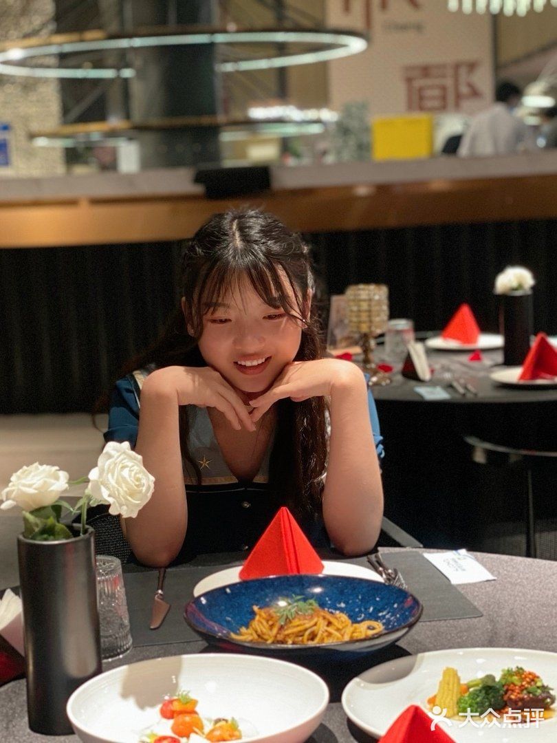 成都探店|高级感的云端☁️氛围法餐