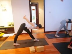 -Yvon yoga 瑜伽·精准体态管理中心