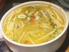 酸菜猪肚锅-卢大鲜鱼头捞饭(美利广场店)