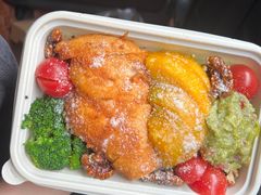 秘制鸡肉芒果牛油果沙拉-魏斯理汉堡(西安西咸吾悦广场店)