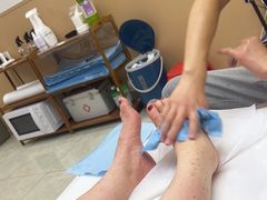 -郑远元专业修脚房(田贝二路店)