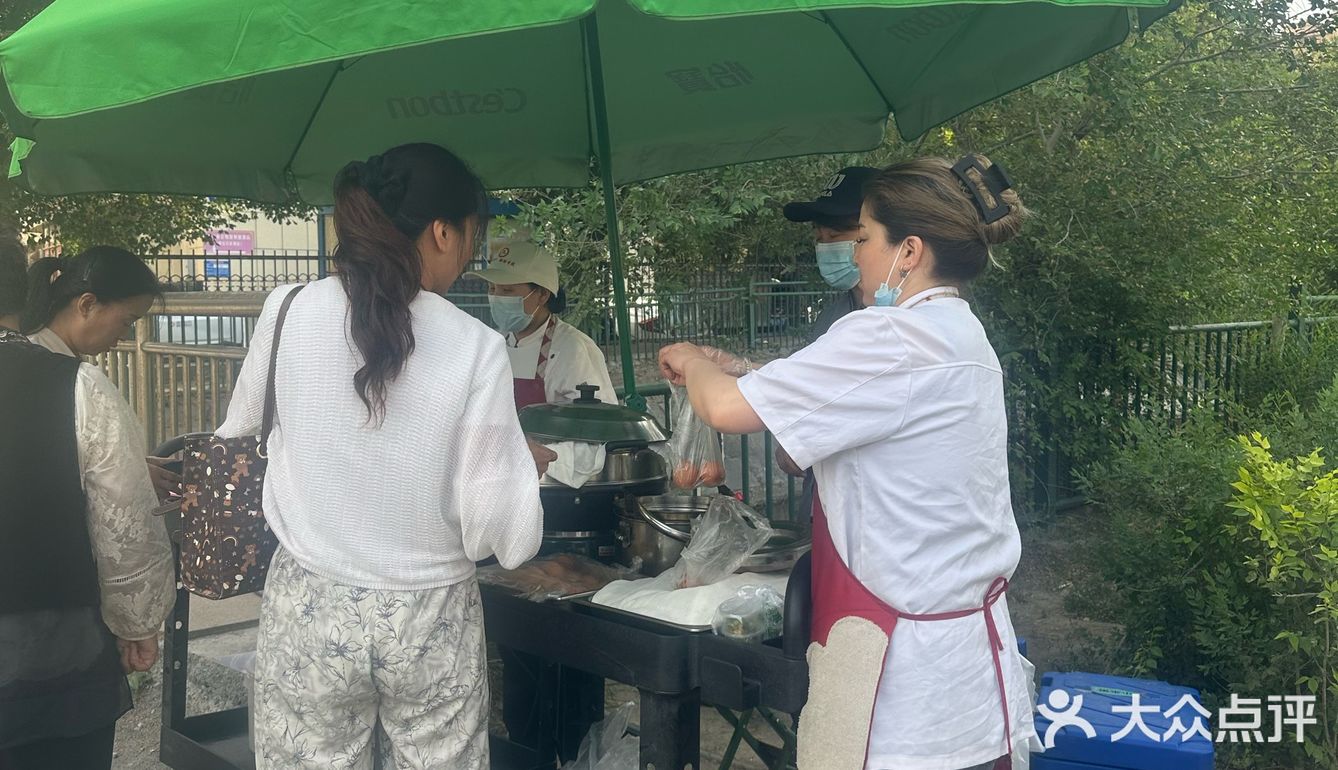 乌鲁木齐最好吃的老面包子藏在这个国营酒店里