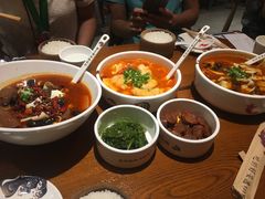 -渝是乎川渝小炒(新世界百货望京店)