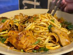 爆炒牛肉面-方铲铲·成都板凳面(滨江银泰店)