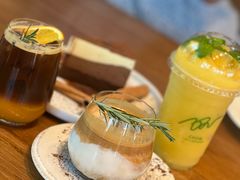 -Chom Cafe and Restaurant