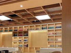 -漕河泾街道图书馆(漕河泾社区文化活动中心店)