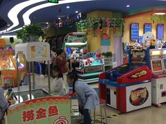 -爱玩嘉年华(龙湖曲江天街店)