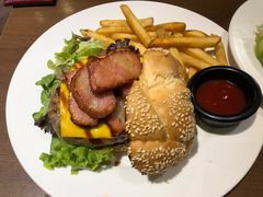 -拉亚汉堡经典餐厅(商城路店)