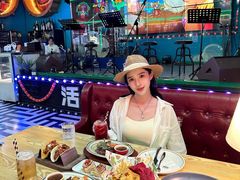 -Famous肥猫墨西哥音乐餐吧(五棵松华熙LIVE店)