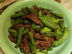 杭椒炒牛肉-弄堂里(西溪龙湖天街店)