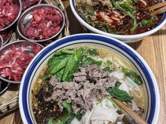 -云阿蛮云南生烫牛肉米线(奉贤路店)