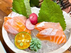 三文鱼腩刺身-桃太郎寿司料理(南坪店)