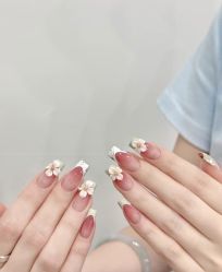 -桃色美甲沙龙