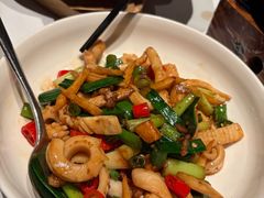 大蒜苗炒腊枪-荣小馆(安达仕店)