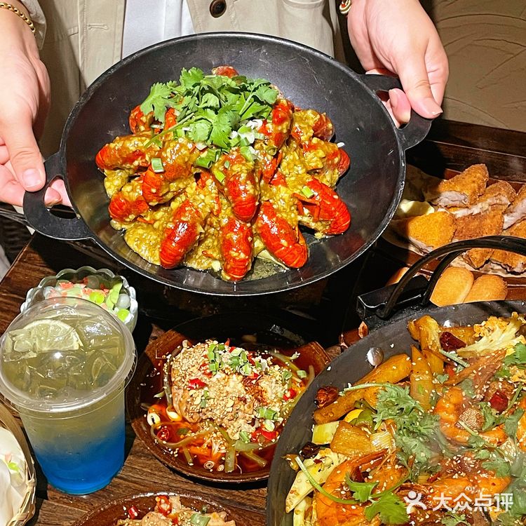 n刷喜在山舍！这锅鸳鸯锅我能炫一辈子[色]