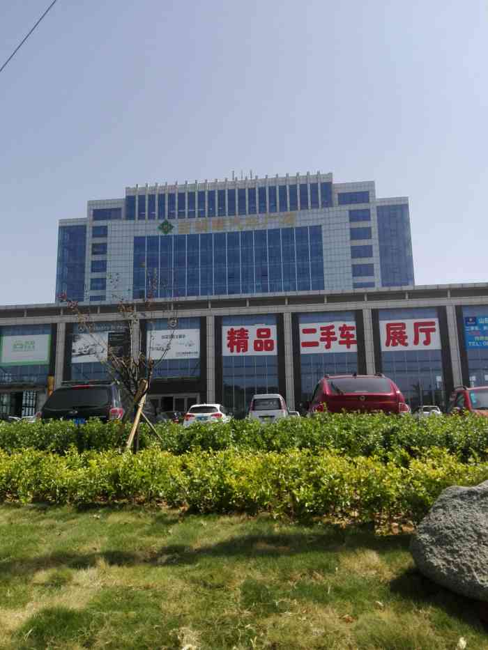 金蚂蚁汽车广场位置就在车管所对面这两个地方放在一起还挺方便的买完