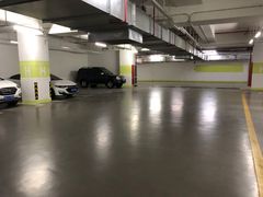 -新世界新丸中心-地下停车场