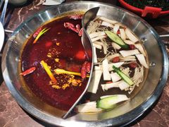 菌香鸳鸯锅-晓宇重庆火锅(赛格国际购物中心店)