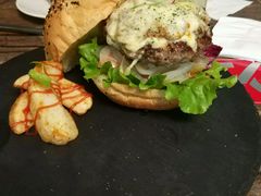 -HIGH FIVE哈福手工汉堡(桂林路店)