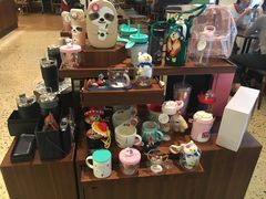 零售区-星巴克臻选(广州沙面店)