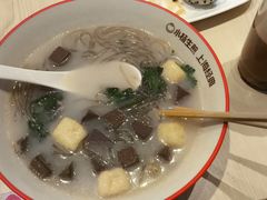 -小杨生煎(金山百联购物中心3楼店)