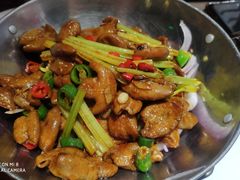 干锅肥肠-川府老妈(天津国贸购物中心店)