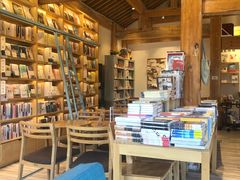 大堂-猫的天空之城概念书店(丽江古城饮玉巷店)