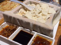 -95号酱骨·一块豆腐(展春园西路店)