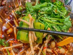 -李双猪·小龙虾·烧烤·羊肉煲(乐山店)