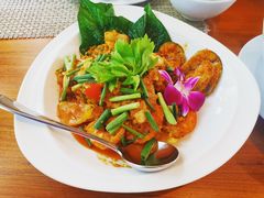 -Chom Cafe and Restaurant