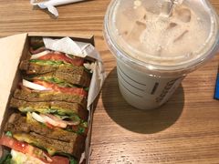 -星巴克(武汉江夏中百广场店)