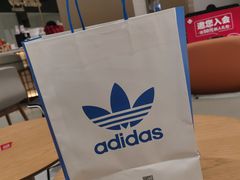 -阿迪达斯(武林银泰三叶草店)