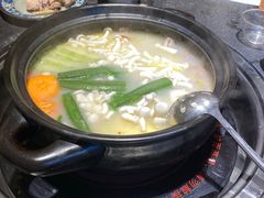 -大匠工房古船木艺术餐厅·猪肚鸡专门店(长白仙岛店)