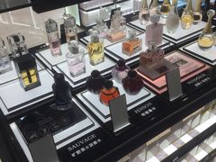 -中免(澳门机场免税店)