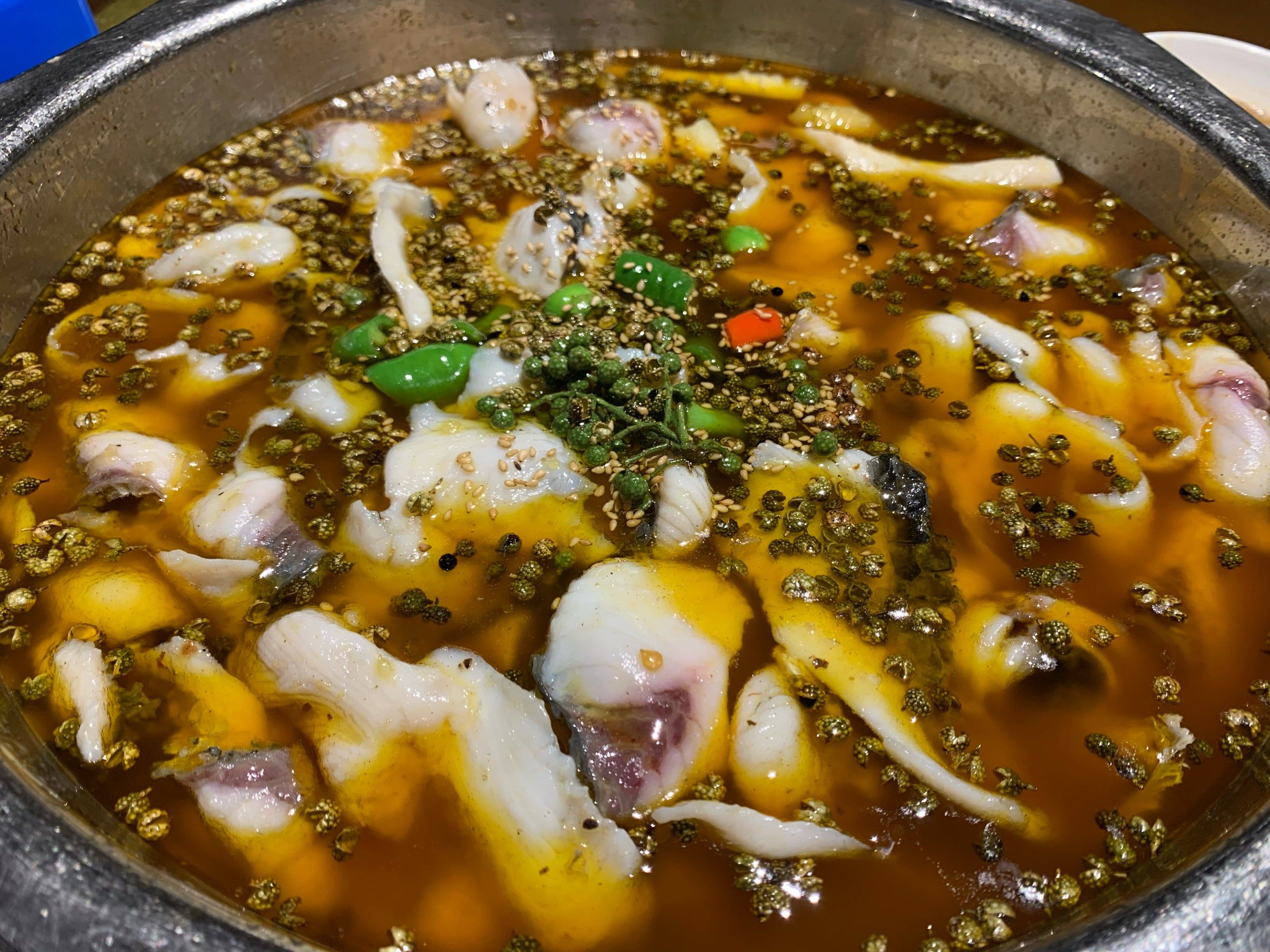 「聚友香鱼庄·贤南川菜馆」
「激情椒麻鱼」好麻好辣好好吃[得意]