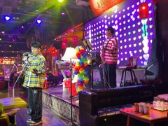 -喜鹊音乐酒馆(西街店)