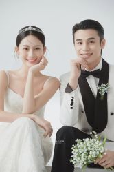 -挪娅婚纱摄影皇家会所