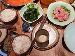 -野山舂·贵州现舂酸汤火锅(鸿通城店)