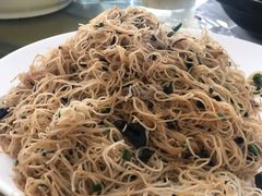 榄角炒米线-旺食阁餐厅
