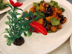 -马尔龙新疆饭店·清真(瑞景店)