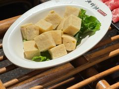 -老牌坊云南鱼豆花火锅(哈西万达店)