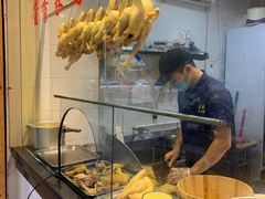 面包甜点陈列柜-正宗普宁豆干坊·洪记砂锅粥(红领巾路店)