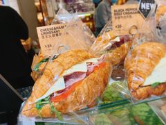 芝士火腿番茄牛角-PAPER STONE BAKERY(天环店)