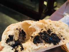 餐前面包配自制橄榄菜-ALBERGUE 1601 婆仔屋葡国餐厅