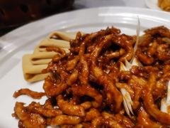 京酱肉丝-京味斋·北京烤鸭(北京南站洋桥店)