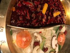-重庆爽翻天老火锅(临平万达广场店)